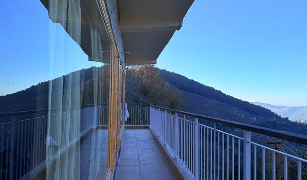 scenic Himalayan views